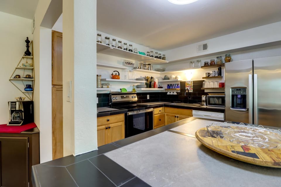 Walkable & Renovated Gem! Only 8 Mi to Dtwn Tucson House in Casas Adobes