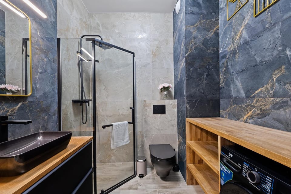 Shower, Toilet, Bathroom