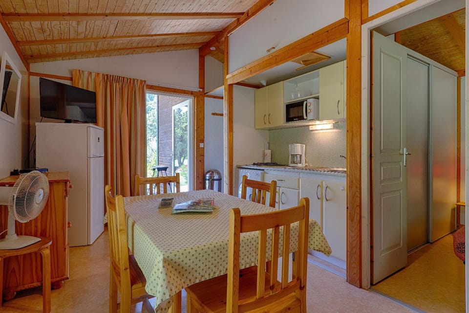 Chalet D'alpion Sud avec Piscine Chalet in Provence