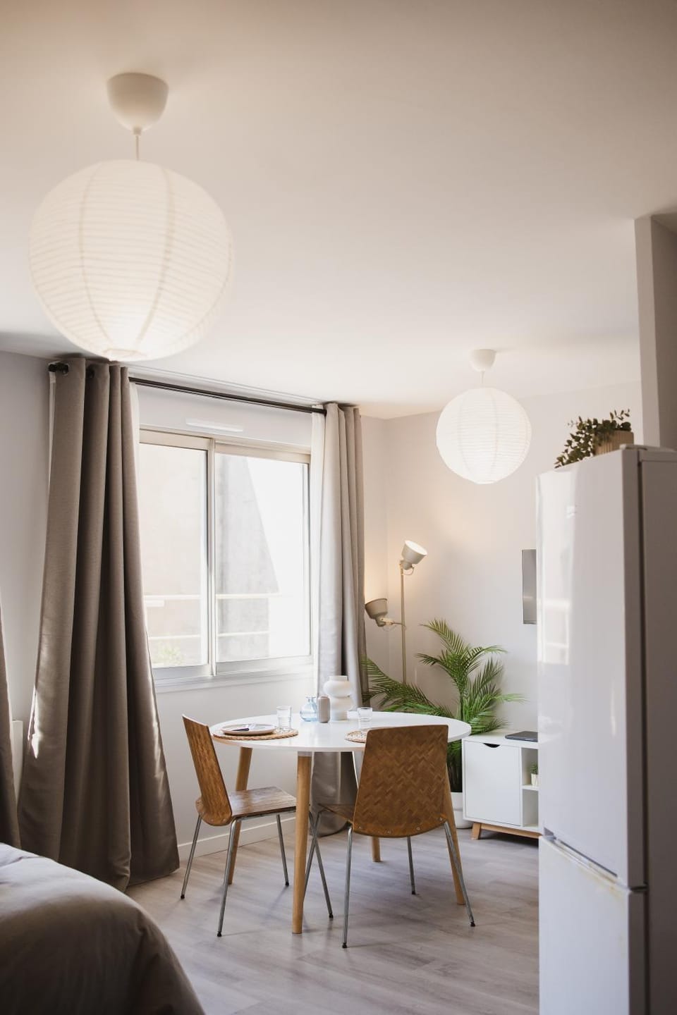 Seating area, Dining area