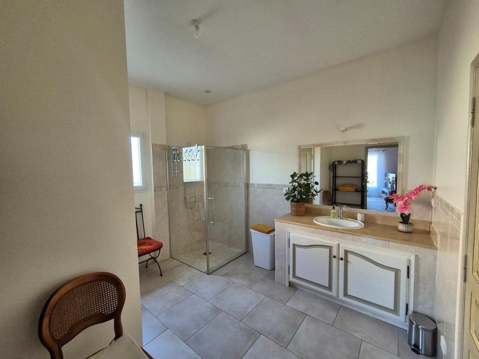 Suite privée indépendante Apartment in Provence-Alpes-Côte d'Azur