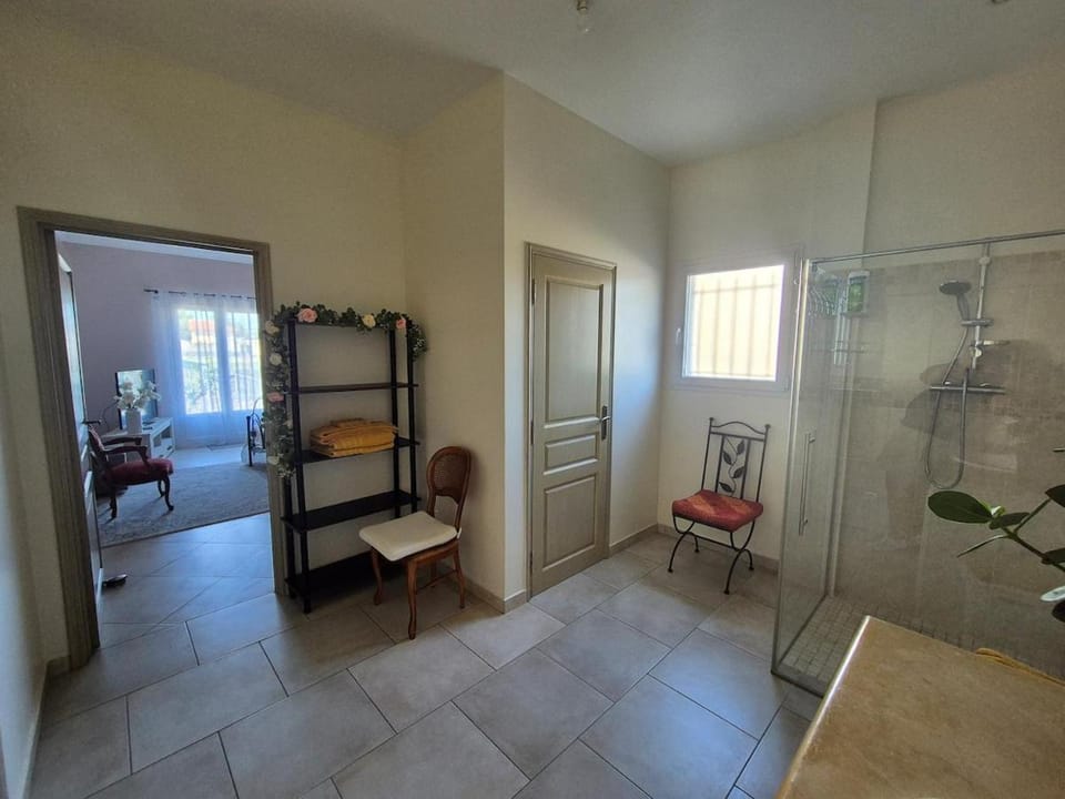 Suite privée indépendante Apartment in Provence-Alpes-Côte d'Azur