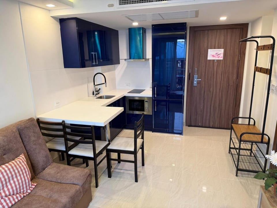 Brand NEW Condo! Grand Avenue & Central Pattaya Apartment in Pattaya City