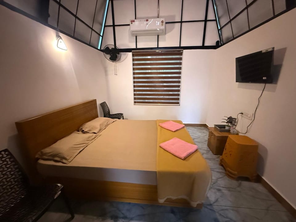 Zerahs Villa - Single Room with Extra upstair Bedspace Villa in Kerala