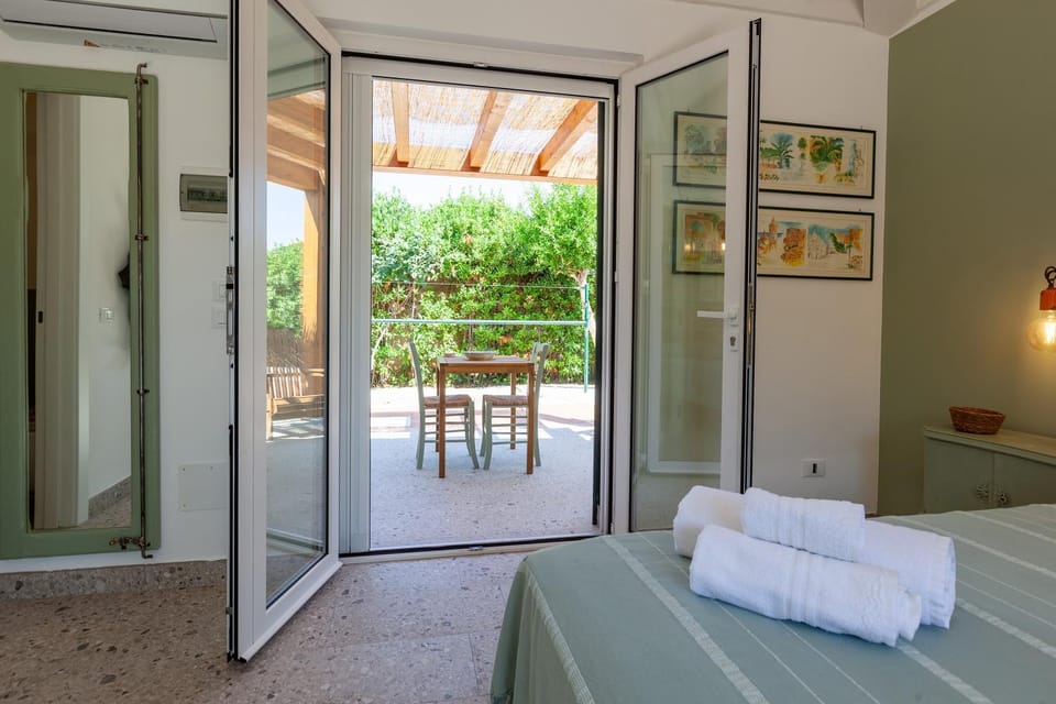 Patio, Garden, View (from property/room), Dining area, Bedroom