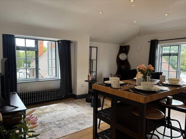 Stylish 2-Bed Apartment Steps from Guildford High Street Apartment in Guildford