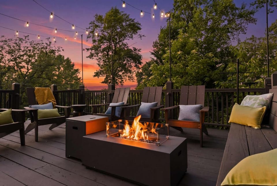 Starry Skies Sauna S'mores Pickleball Retreat House in Blue Ridge Lake