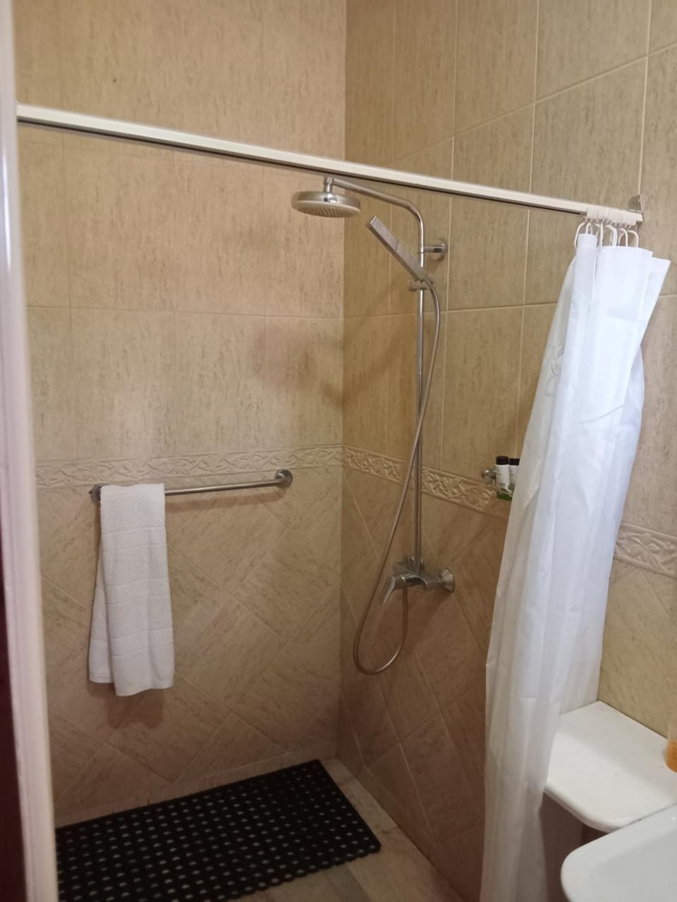 Shower, Bathroom, towels