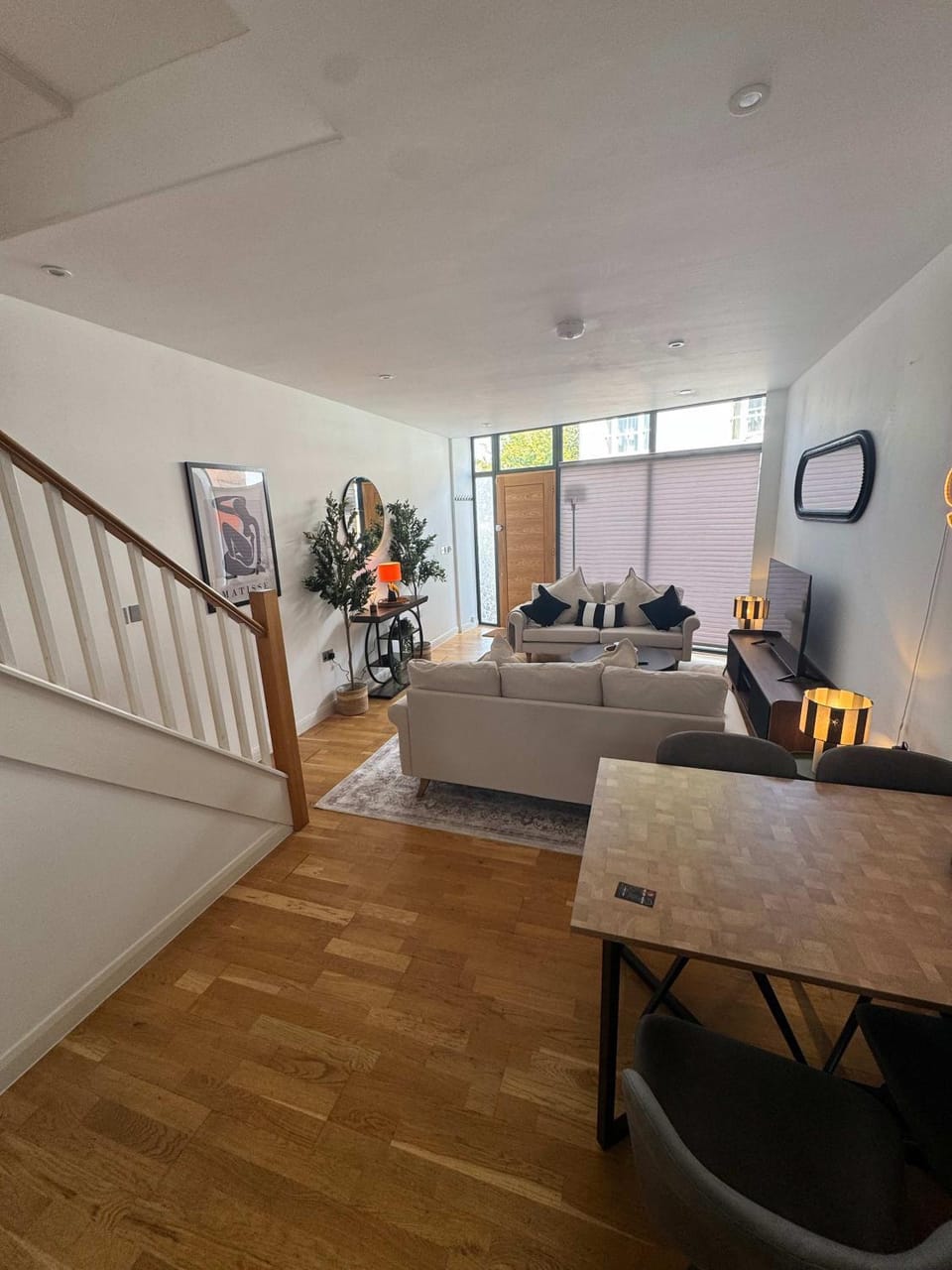 95 Haydon Place - Central Guildford Townhouse with Parking House in Guildford