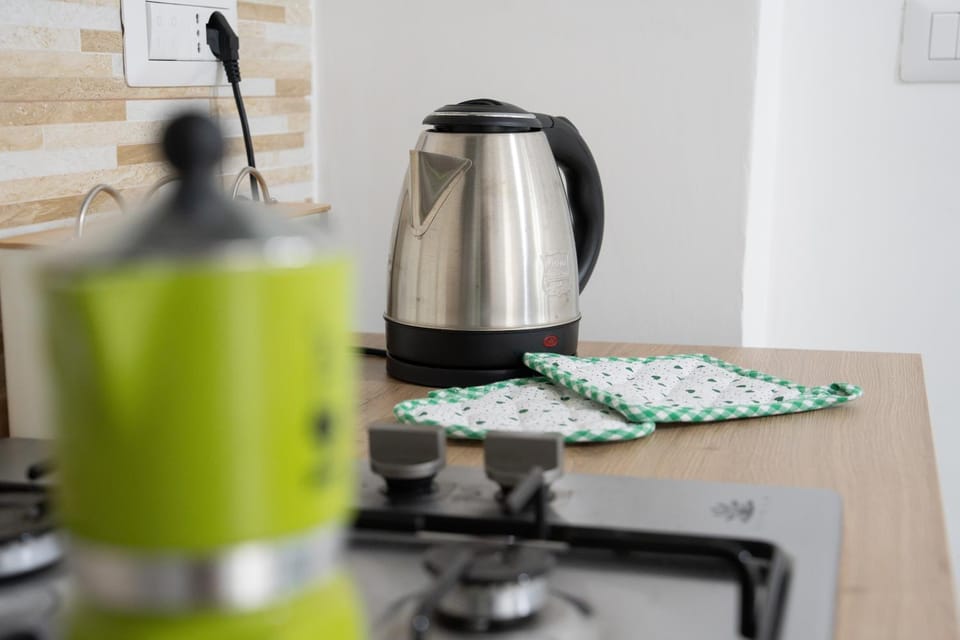 Coffee/tea facilities, Kitchen or kitchenette
