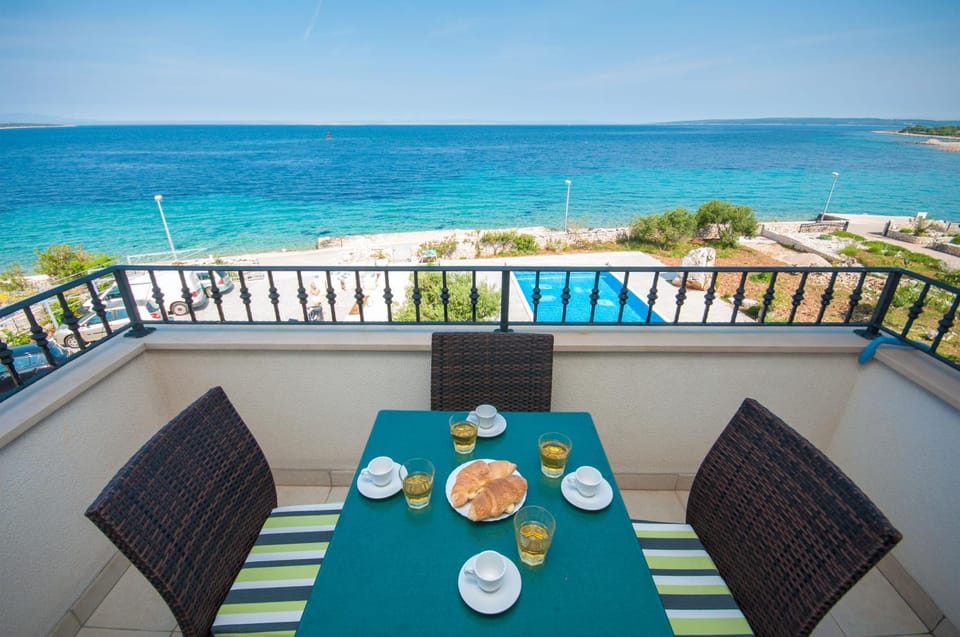 Balcony/Terrace, Pool view, Sea view, Swimming pool