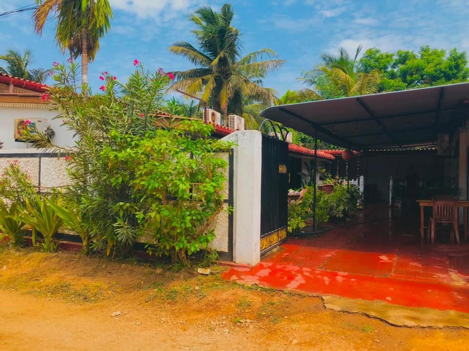 We Can Hotel & Restaurant Bed and Breakfast in Sri Lanka