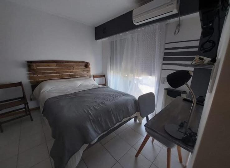 Bed, Photo of the whole room, Bedroom, air conditioner