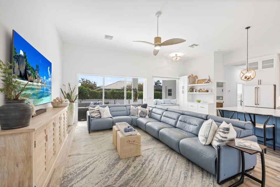 679 Seagrape Drive House in Marco Island