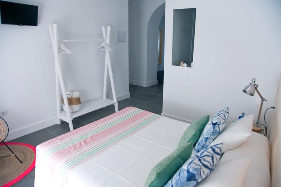 Photo of the whole room, Decorative detail, Bedroom