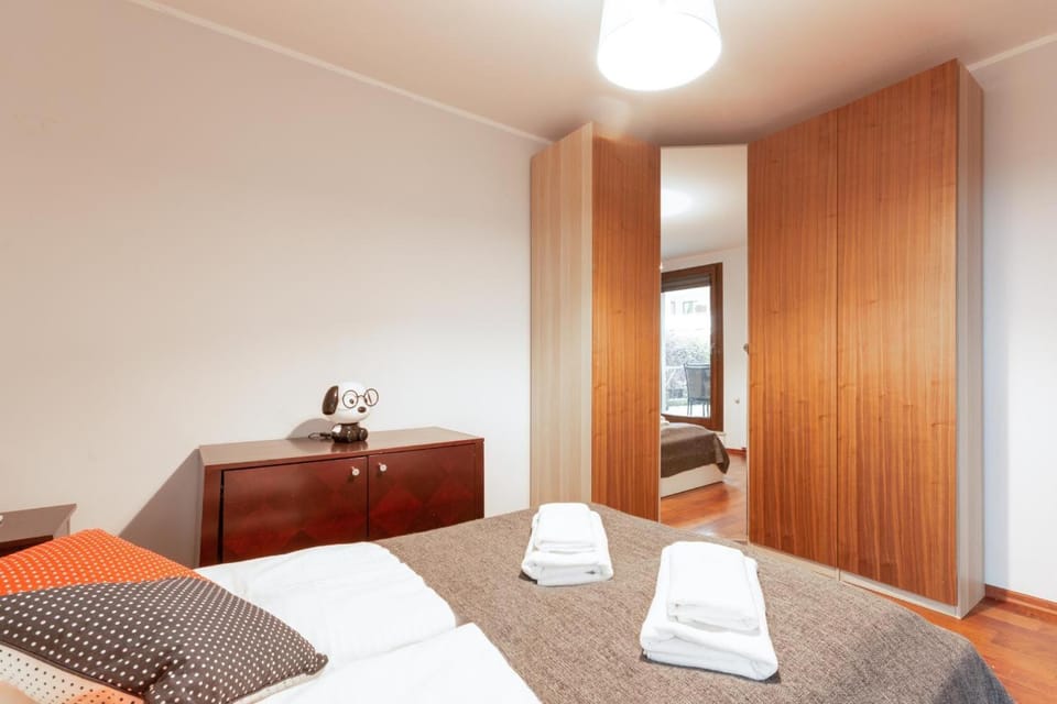 Bed, Photo of the whole room, Bedroom, towels, wardrobe