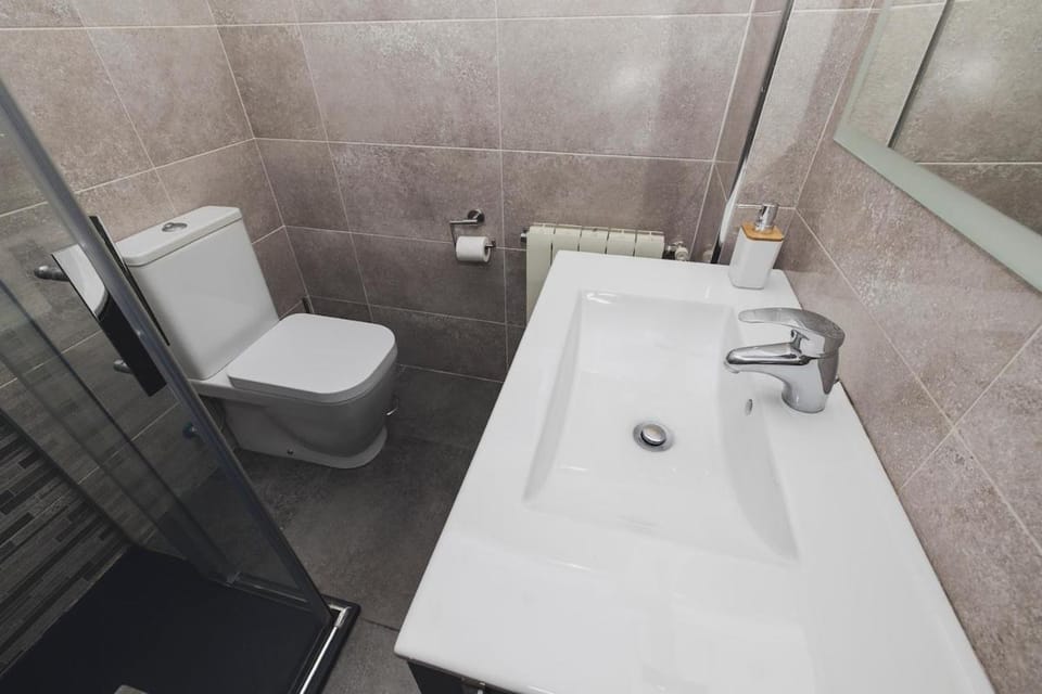 Vigo Getaway - Near Park, Beaches & Cíes Apartment in Vigo
