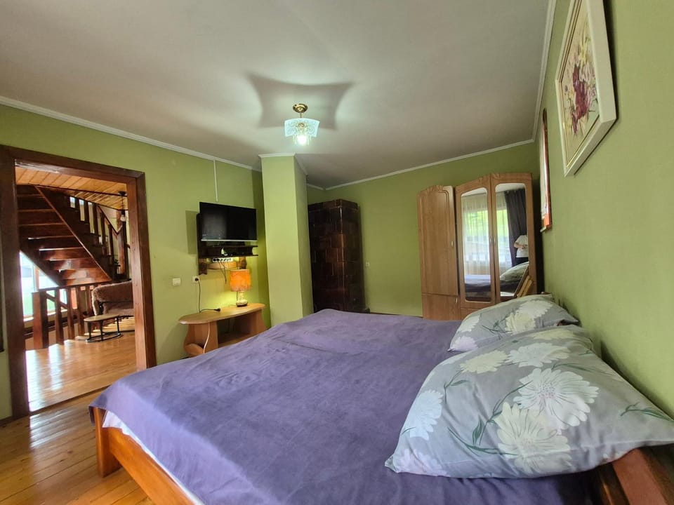 Bed, Photo of the whole room, Bedroom, fireplace