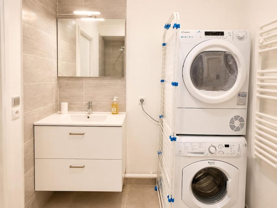 Modern studio - Terrace - Tram & fast WiFi Apartment in Île-de-France