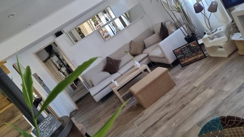 Cozy house 150 m2 garden Beaches 10 min away Villa in La Seyne-sur-Mer