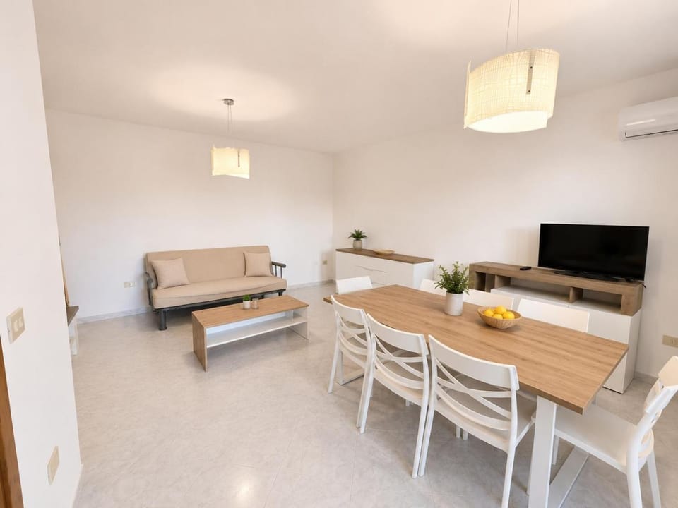 TV and multimedia, Living room, Seating area, Dining area, Evening entertainment, air conditioner