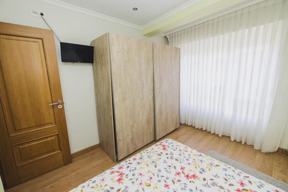 Bed, Photo of the whole room, Bedroom, wardrobe