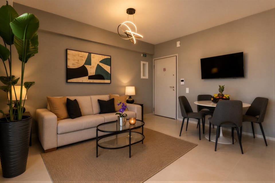 TV and multimedia, Seating area, Dining area