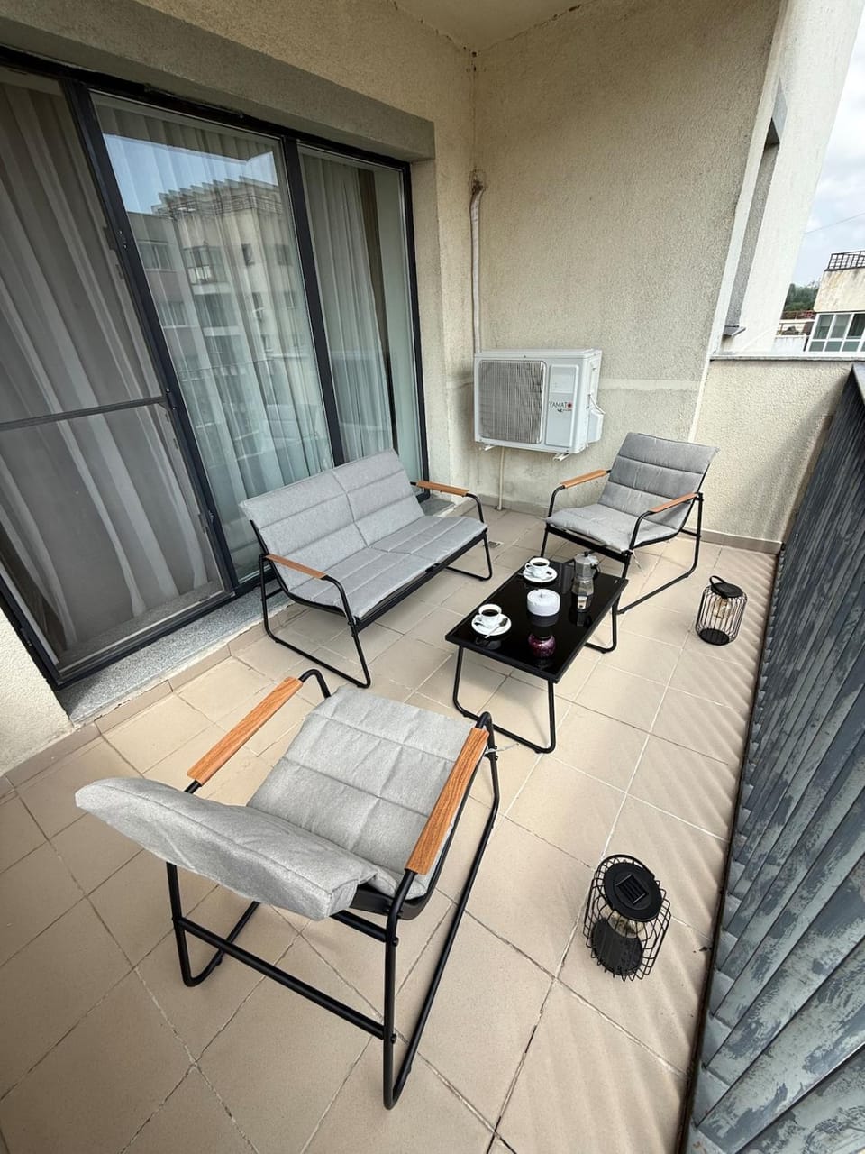 Balcony/Terrace, furniture
