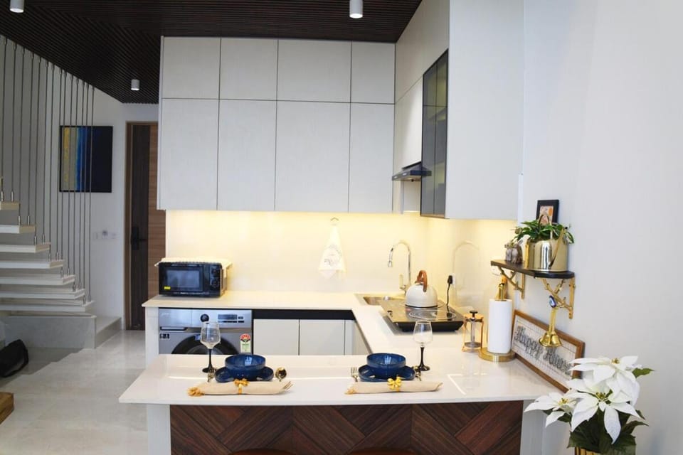Loftfully Yours - Luxe duplex with Balcony & Kitchen Apartment in Gurugram