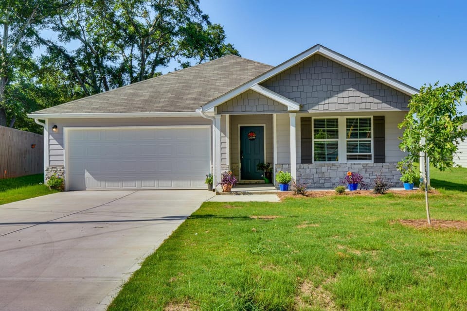 2 Mi to Marina! Lake Hartwell Home Base House in Lake Hartwell