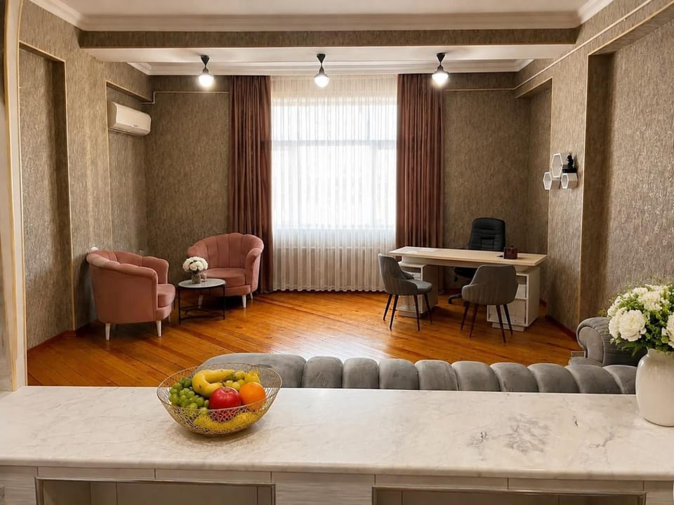 Property building, Guests, Family