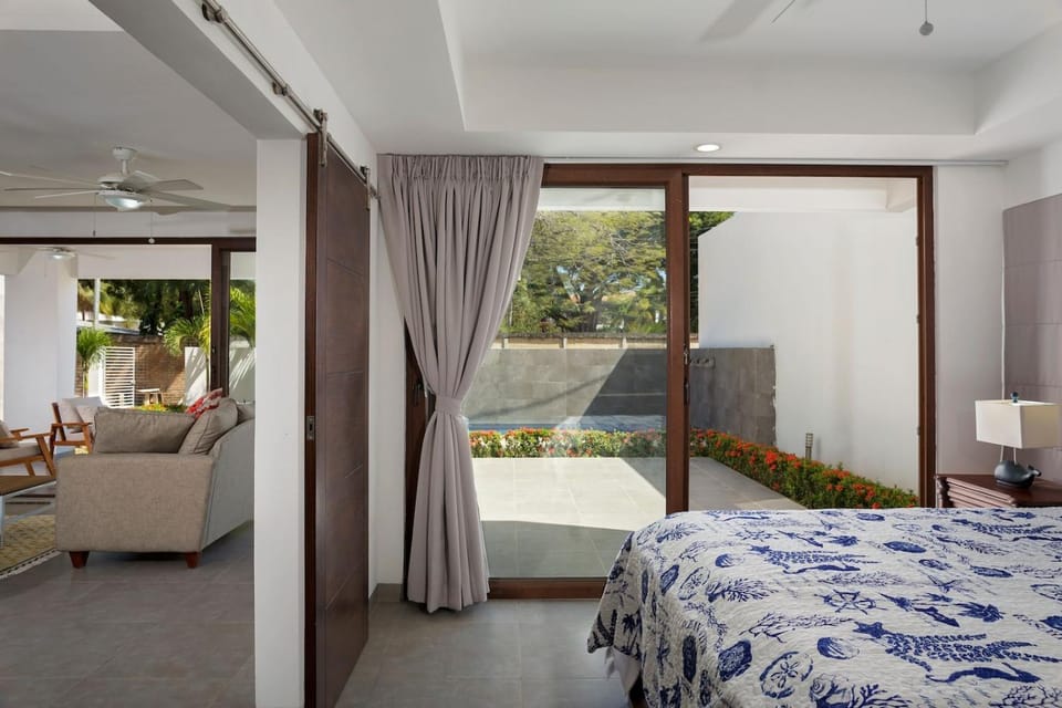 Bed, Garden, Balcony/Terrace, Living room, Bedroom, Garden view