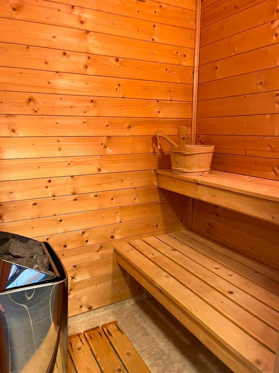 Amazing river Views - Private Sauna - Balcony! House in Vestland