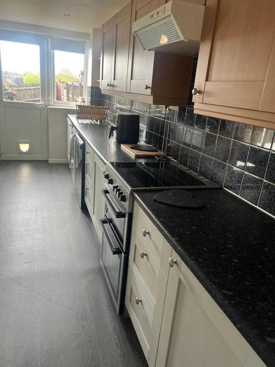 Budget Friendly, comfortable 3 BR HSE,Close to City Centre,Sleeps 5 House in Nottingham