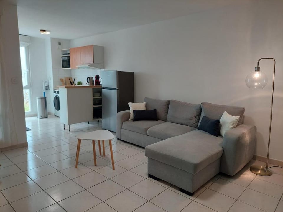 2-room apartment, air-conditioned, calm & chic with terrace Apartment in Valence