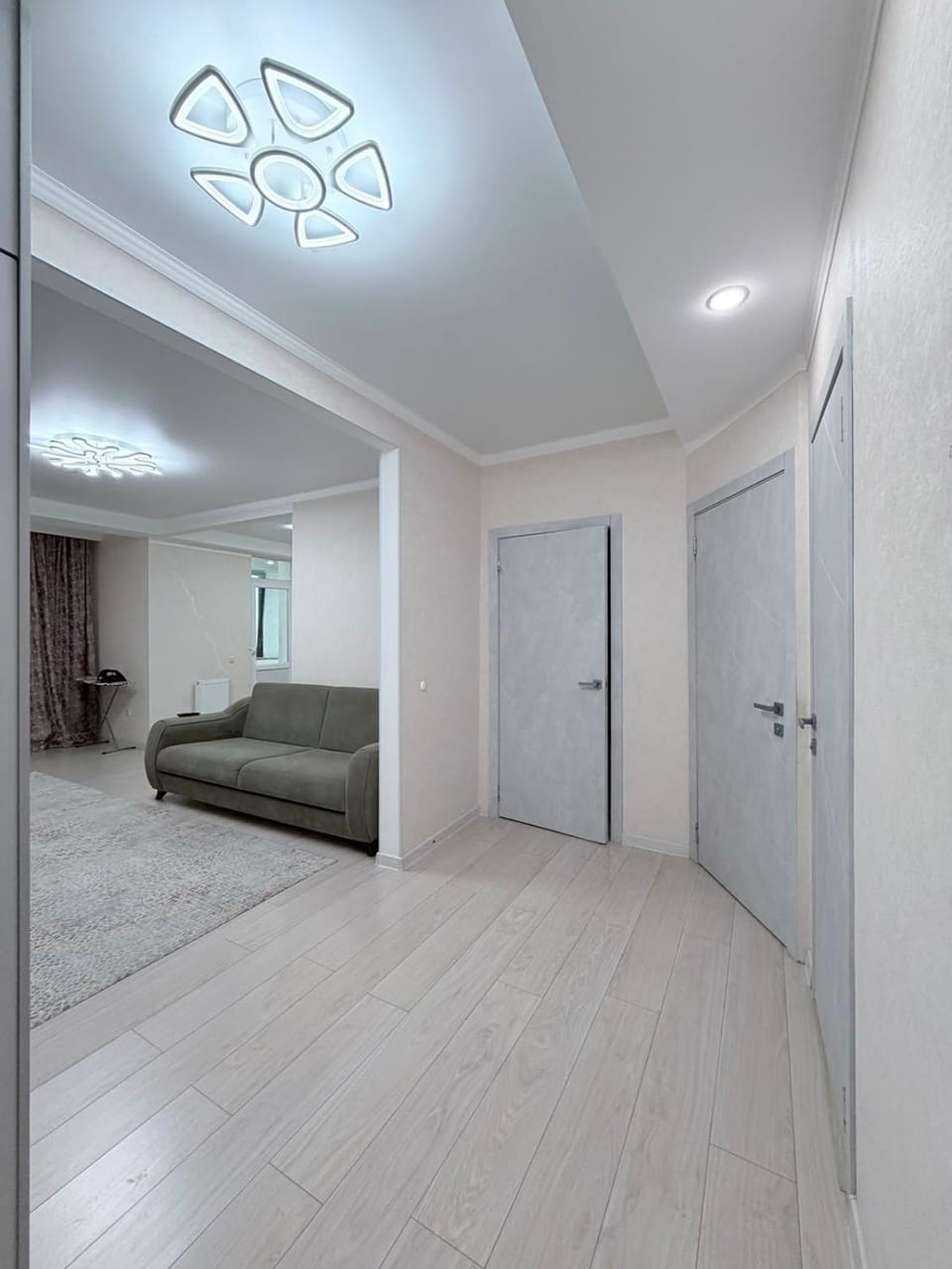 3-комнатные апартаменты ЖК Toronto Левый берег Apartment in Kazakhstan