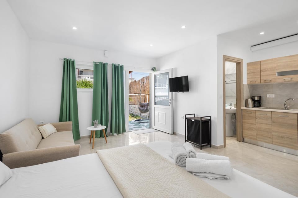 Living room, Bedroom