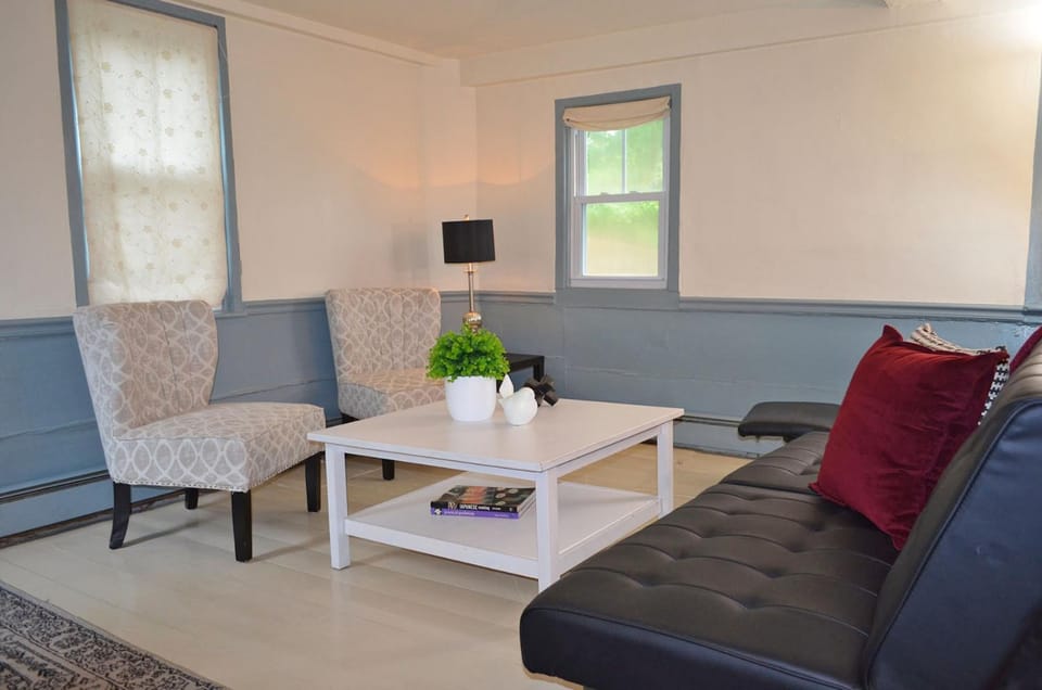 Living room, Seating area, furniture