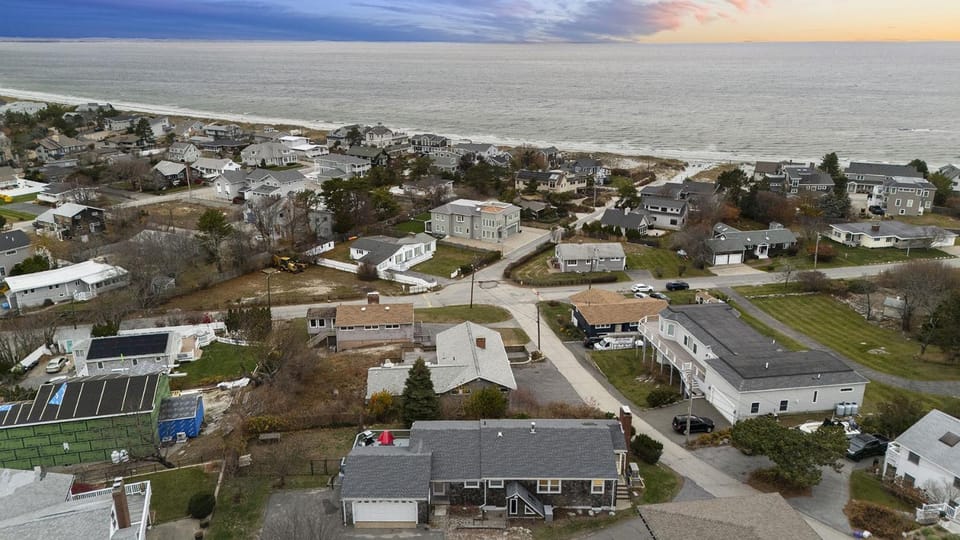 Day, Neighbourhood, Natural landscape, Bird's eye view, Beach, Autumn