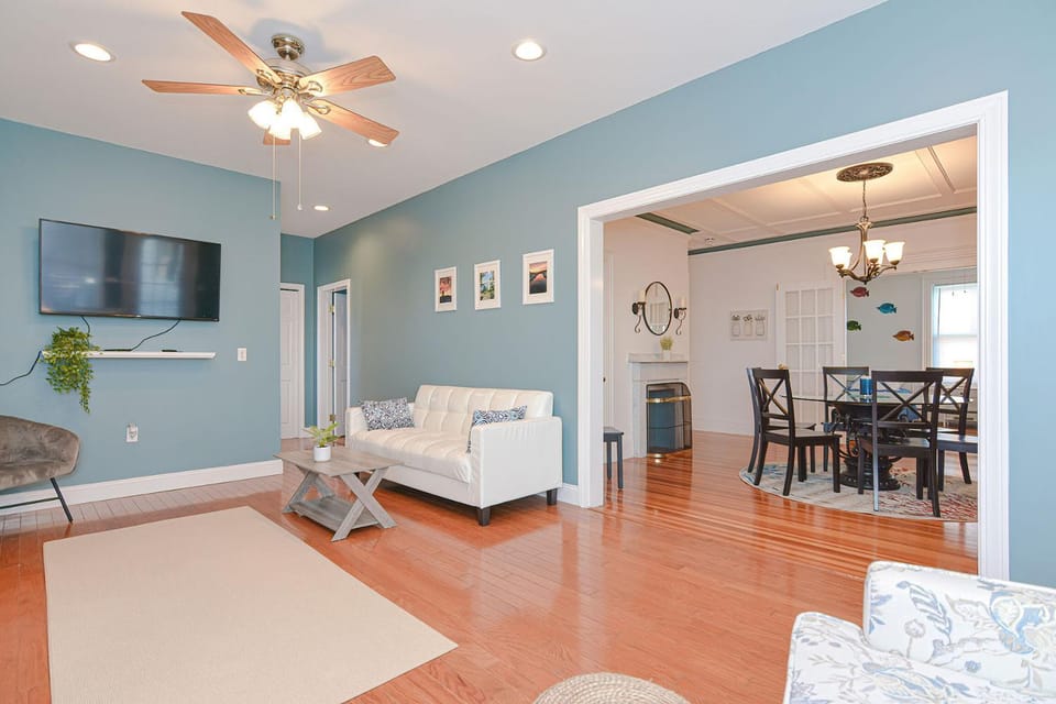 Harbortown Hideaway House in Gloucester