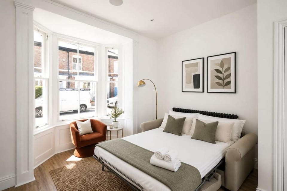 Ouse Flat East Mount by Furnished Accommodation Centre Location to York York Races Apartment in York