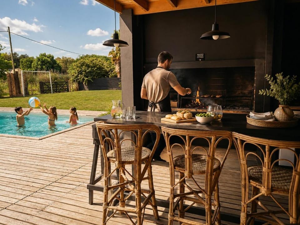 Patio, BBQ facilities, Food and drinks, Dining area, Food, Pool view, Swimming pool