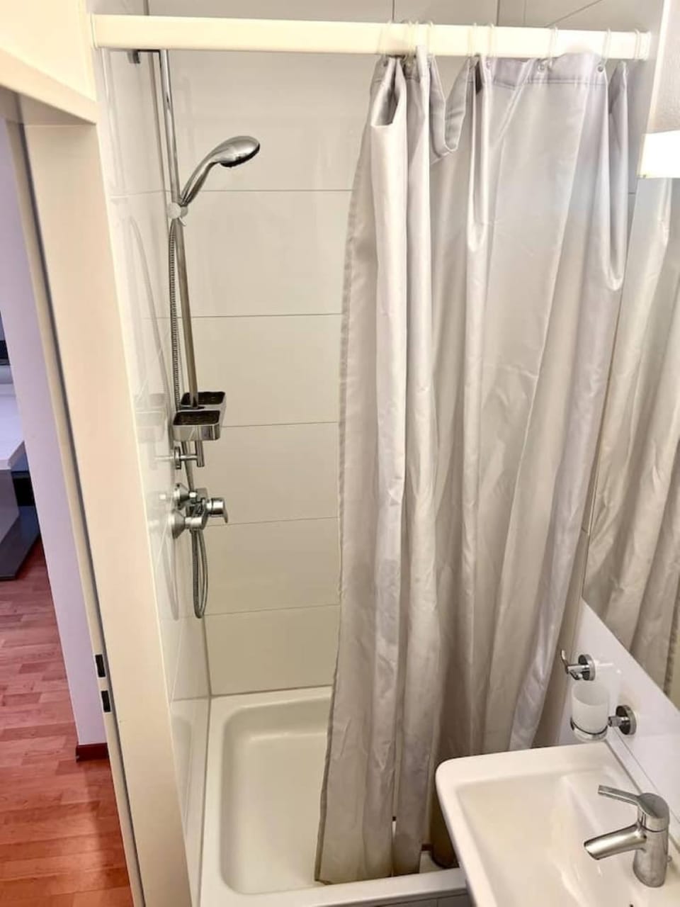 2 Room Center Zurich Flats with Balcony - HildaB Apartment in Zurich City