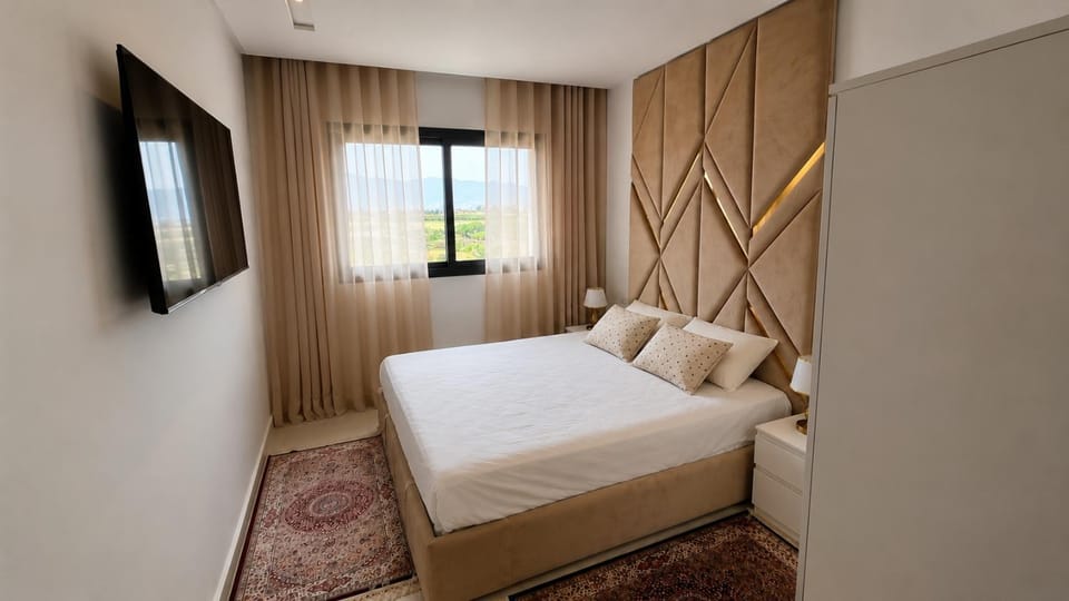 Bed, TV and multimedia, Photo of the whole room, Bedroom, wardrobe