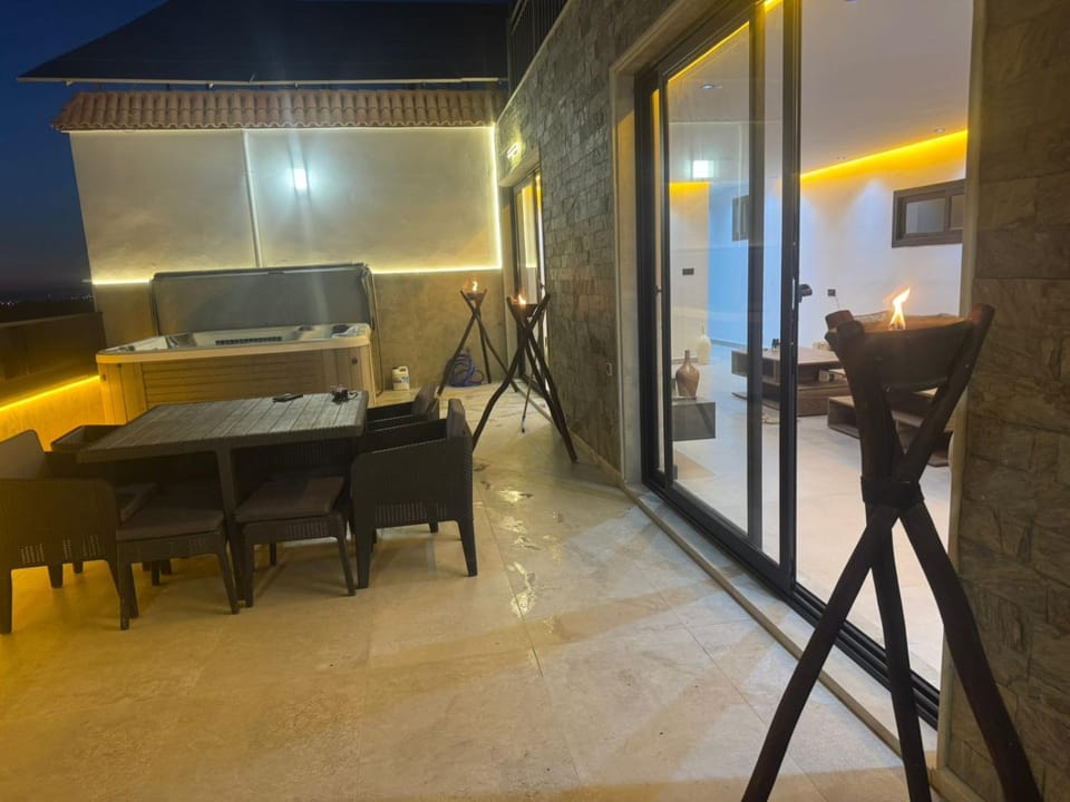 Appartement de Luxe Jacuzzi Privé, Hammam, Grande Terrasse & 4 Chambres Villa in Morocco