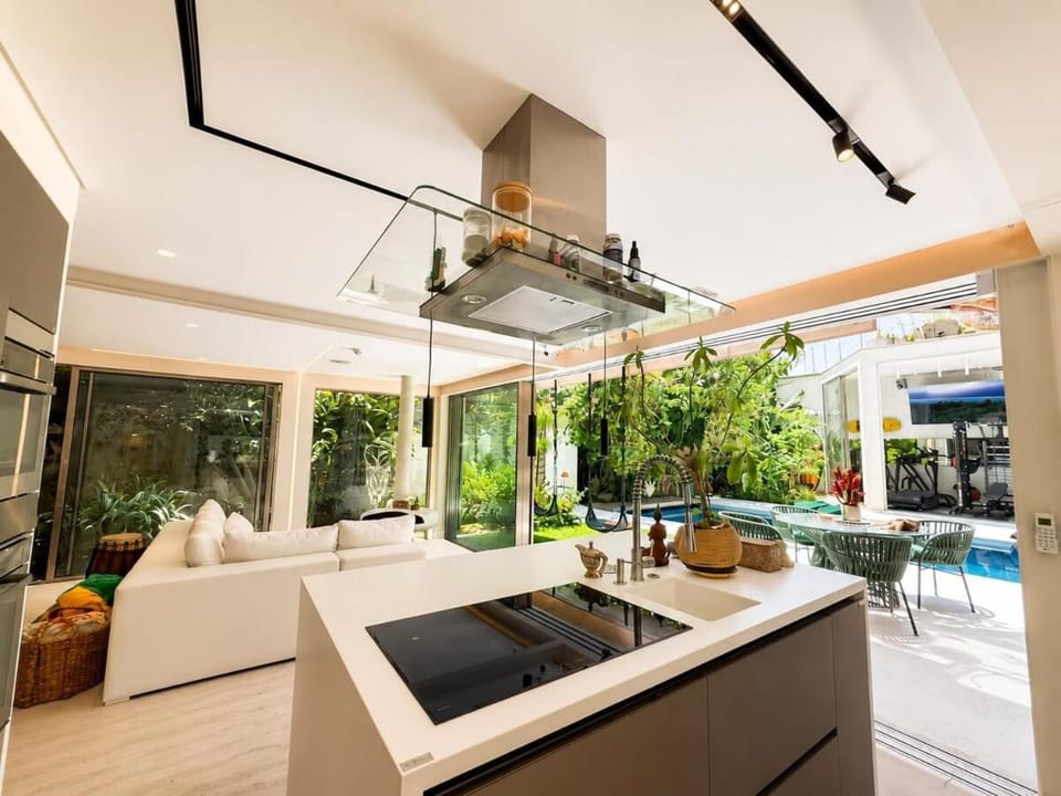 Luxurious mansion - 8 people - with mini club 2 min from Moema Villa in Sao Paulo City