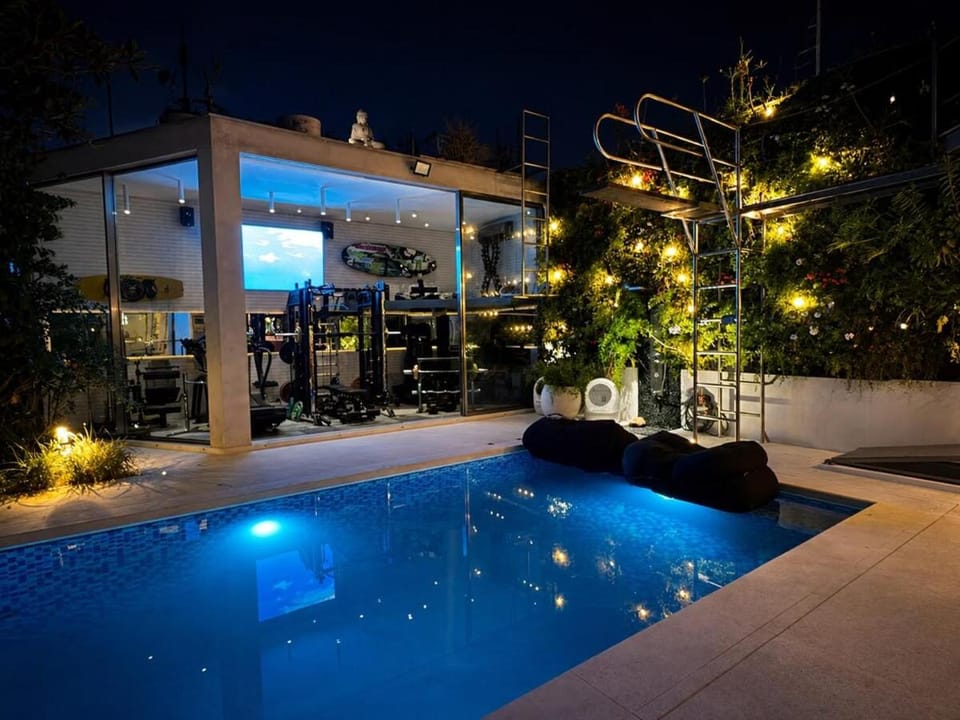 Luxurious mansion - 8 people - with mini club 2 min from Moema Villa in Sao Paulo City