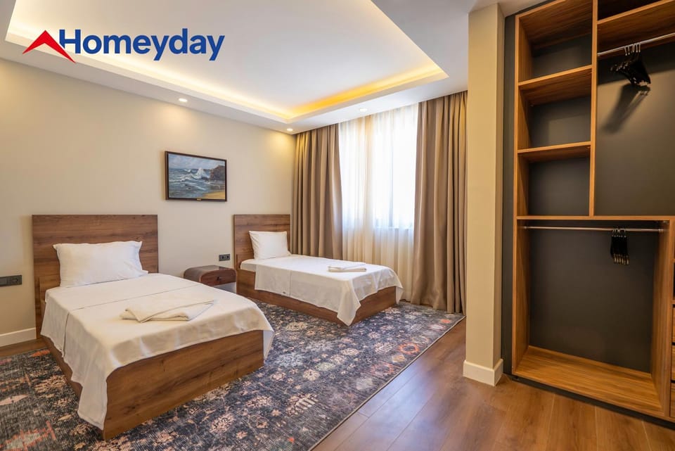 Bed, Bedroom, towels, wardrobe
