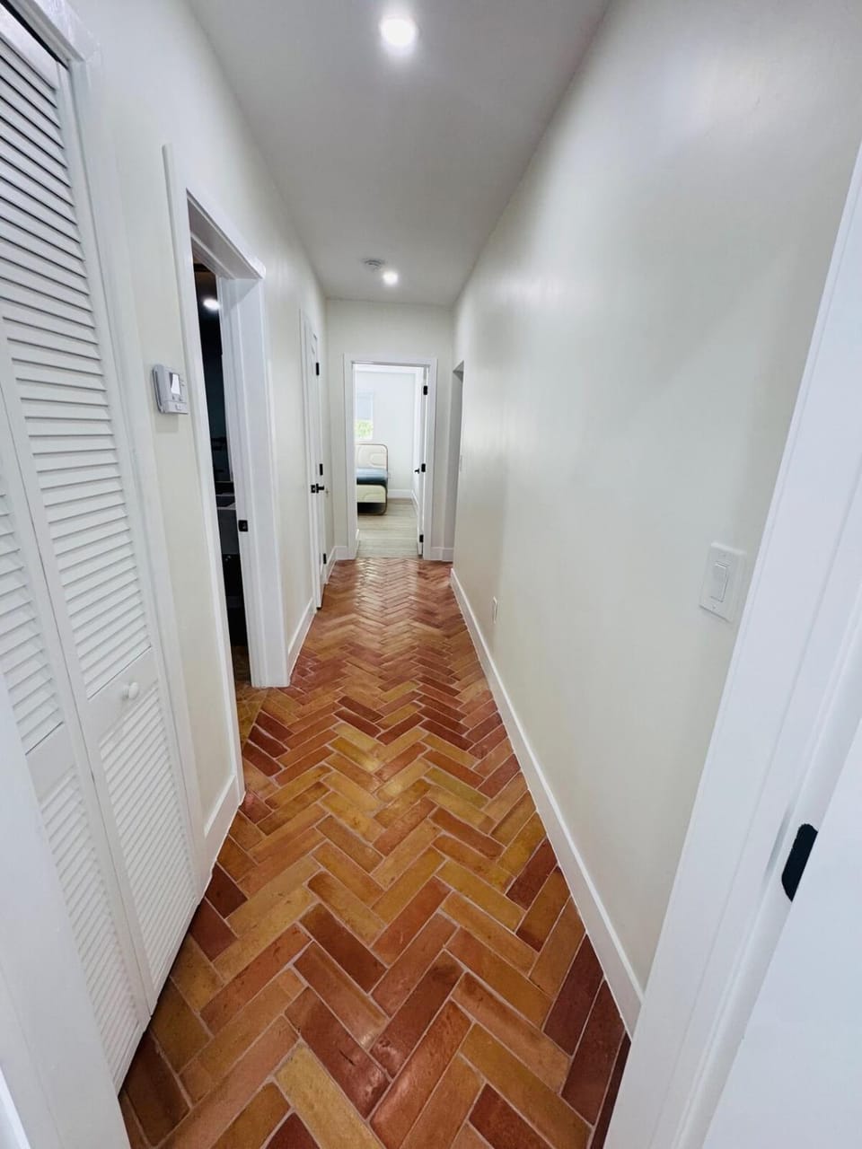 Modern 3BR Home Sleeps 8 Near Calle 8 Fast WiFi House in Coral Gables