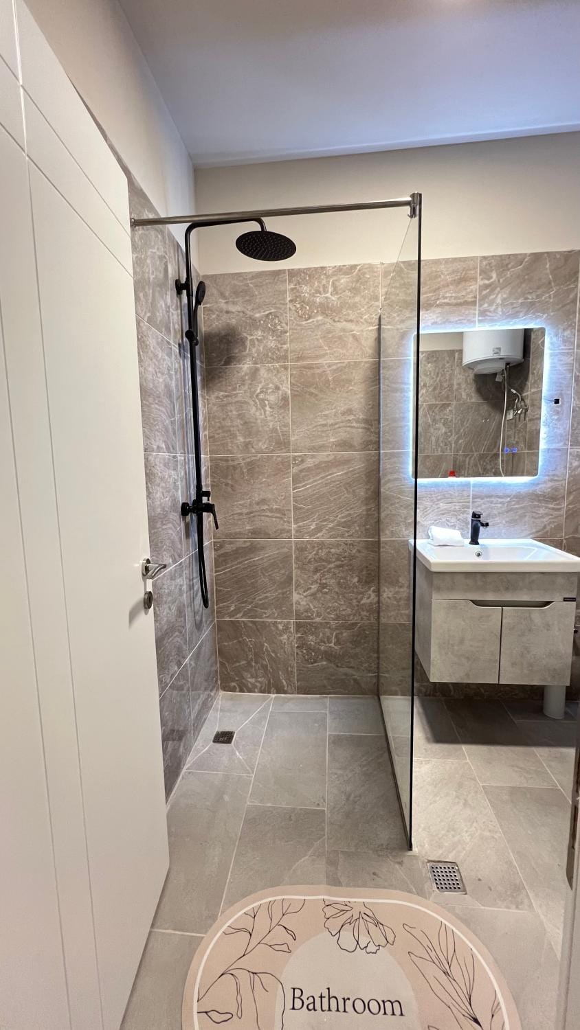 Shower, Bathroom, towels